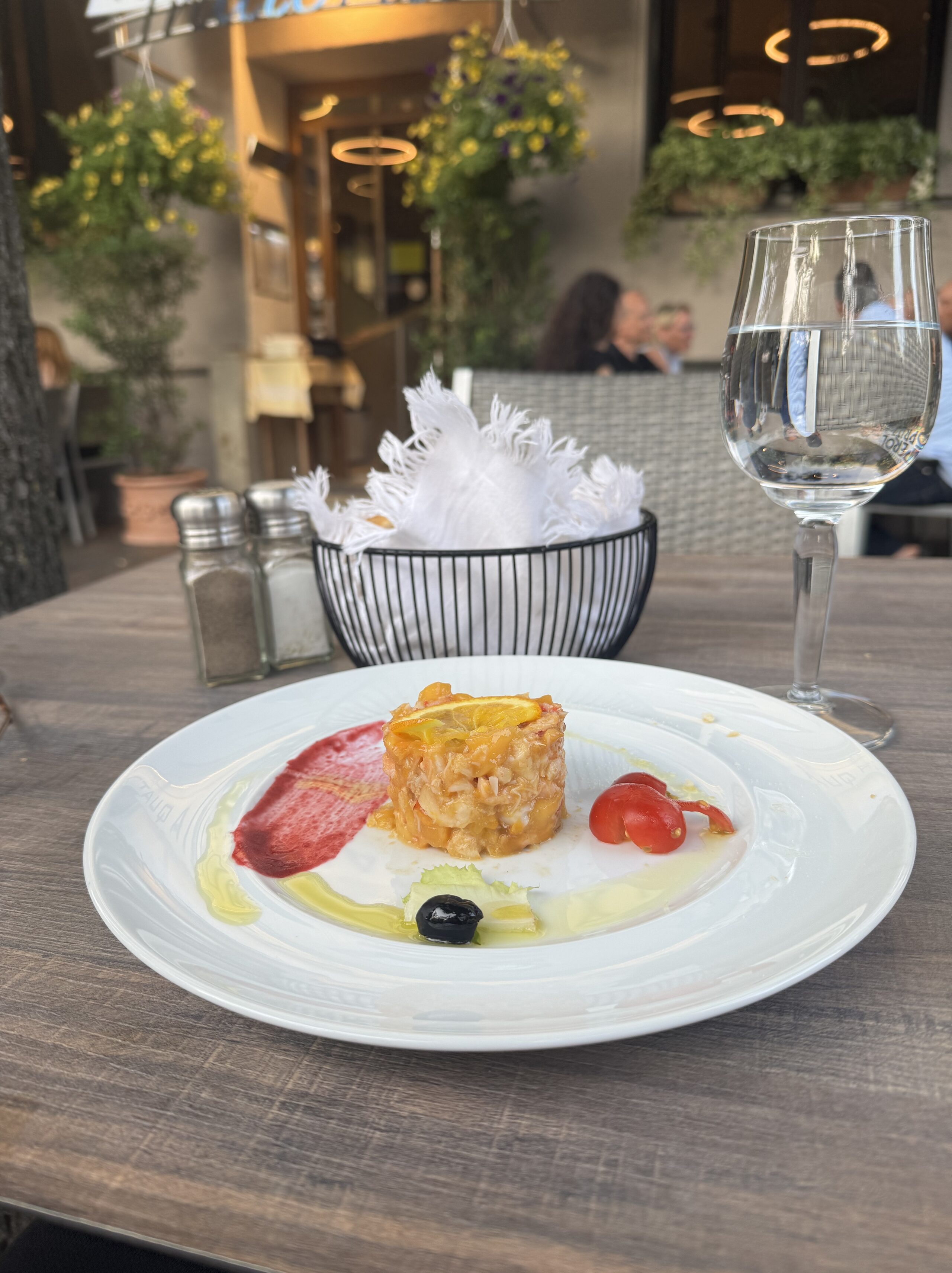 Sardisch-italienisches Gericht auf der Terrasse der Trattoria 4 Mori